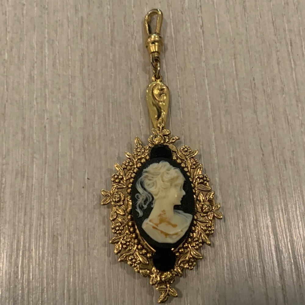Vintage Cameo Mirror Charm